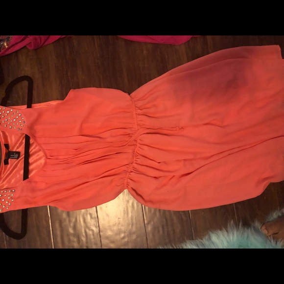 Peach/orange  summer time dress ! - Picture 2 of 3
